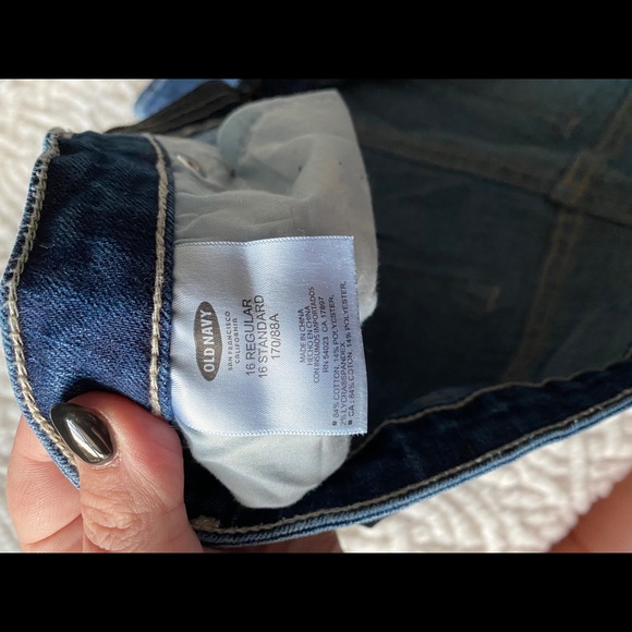 EUC Women’s Straight Jeans, Medium Wash / Size: 16 - Picture 3 of 4